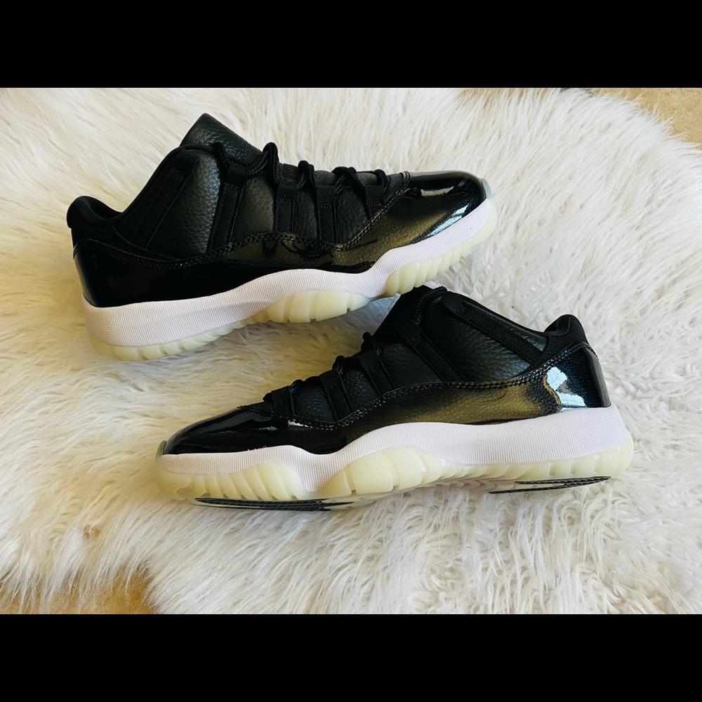 Jordan Retro 11 Low. Dead stock